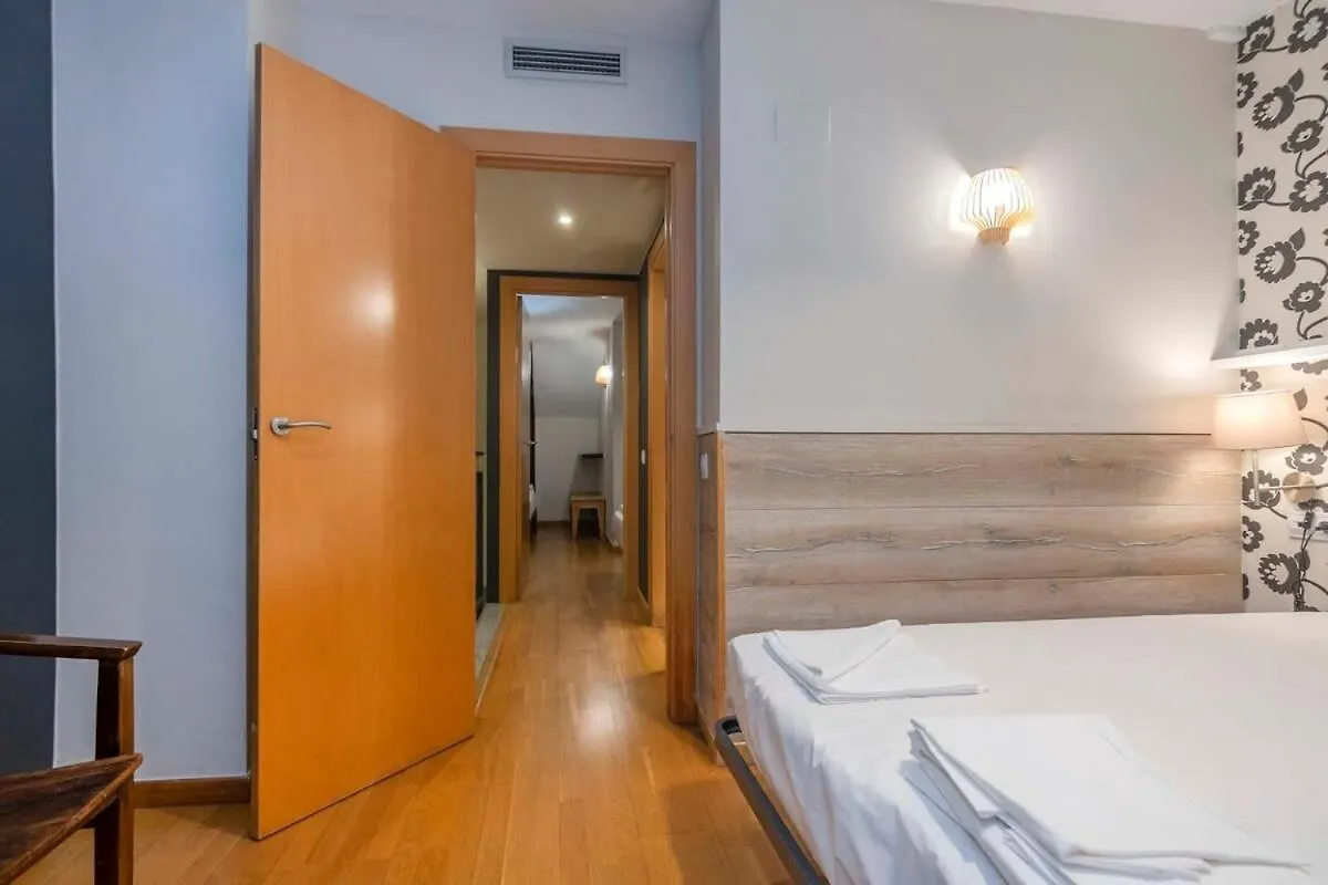 Apartment Ferienwohnung Bright And Modern Duplex With Terrace In Eixample District P1 Barcelona Spanien
