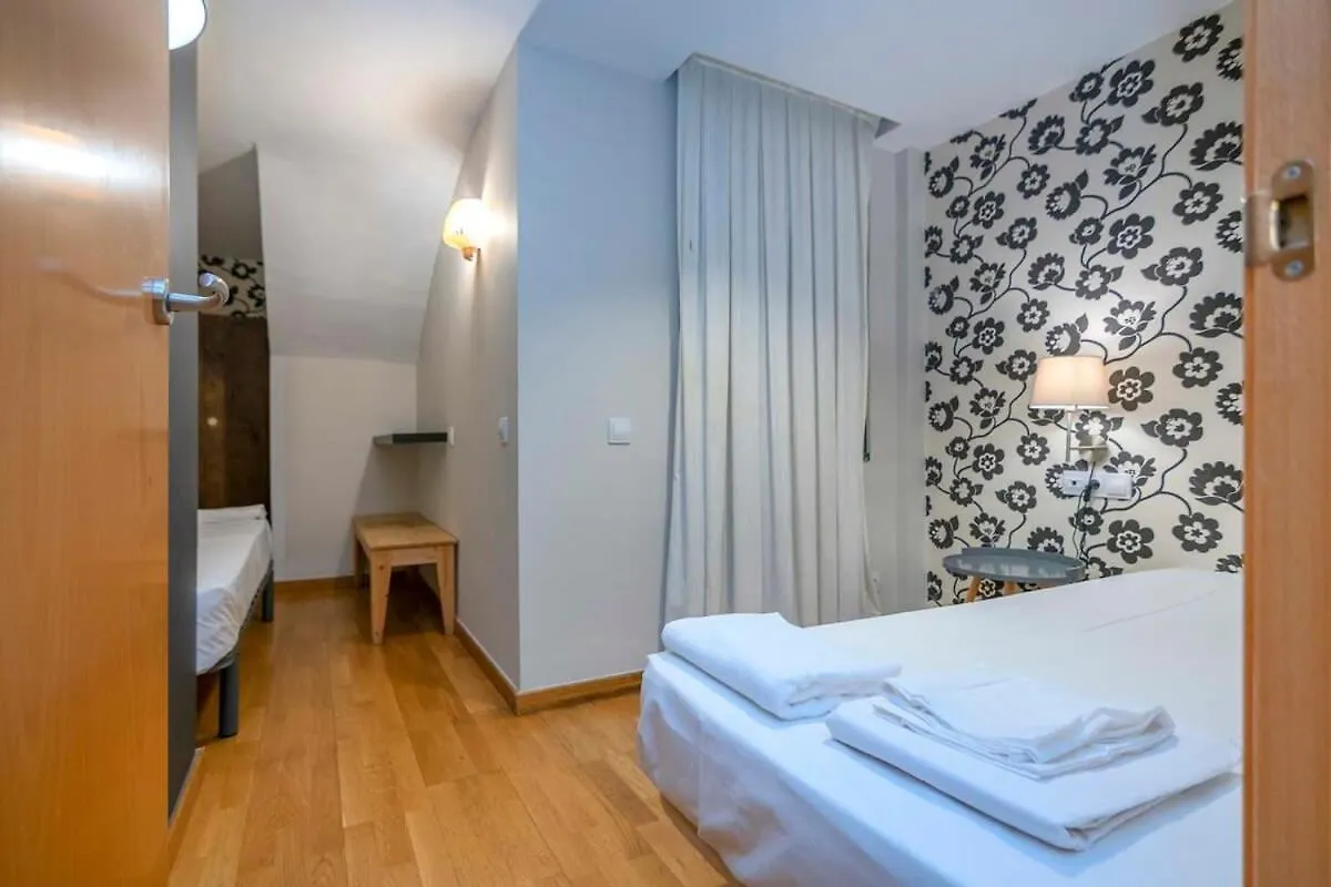 Ferienwohnung Bright And Modern Duplex With Terrace In Eixample District P1 Barcelona Spanien