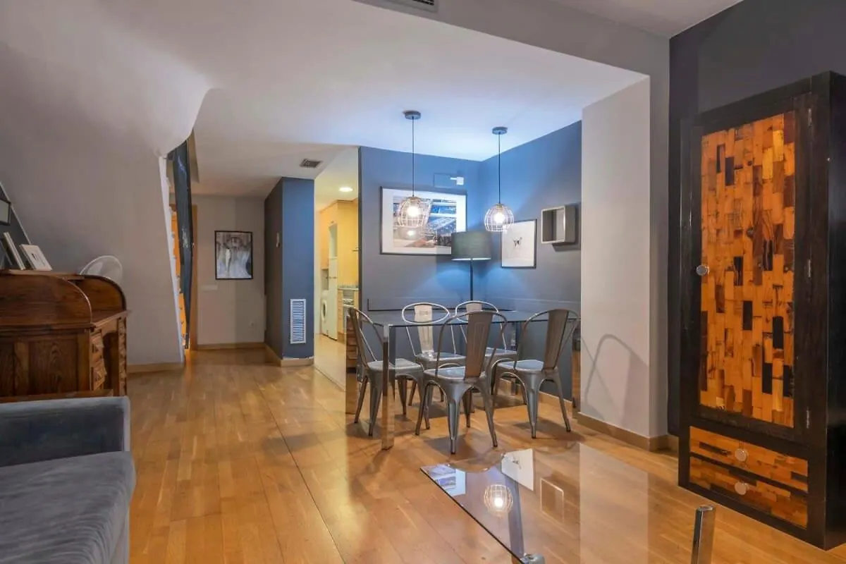 Ferienwohnung Bright And Modern Duplex With Terrace In Eixample District P1 Barcelona Apartment