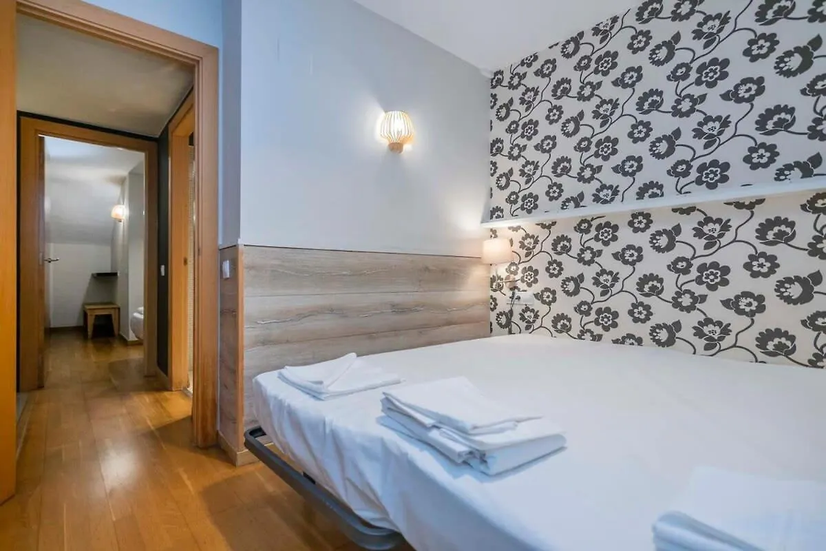 Ferienwohnung Bright And Modern Duplex With Terrace In Eixample District P1 Barcelona
