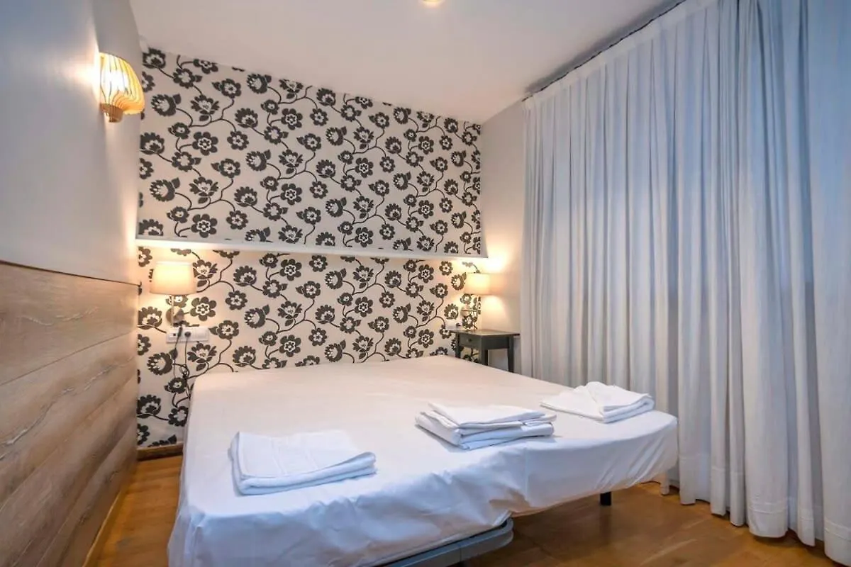 Apartment Ferienwohnung Bright And Modern Duplex With Terrace In Eixample District P1 Barcelona