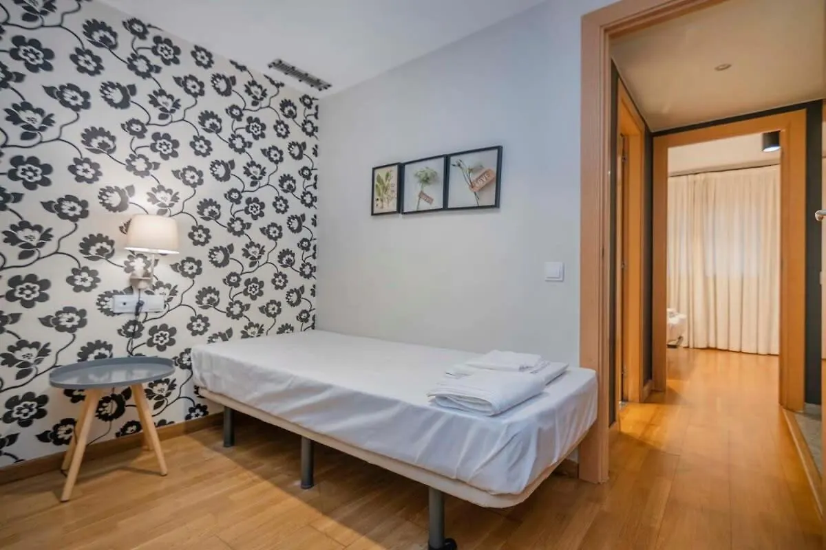Ferienwohnung Bright And Modern Duplex With Terrace In Eixample District P1 Barcelona
