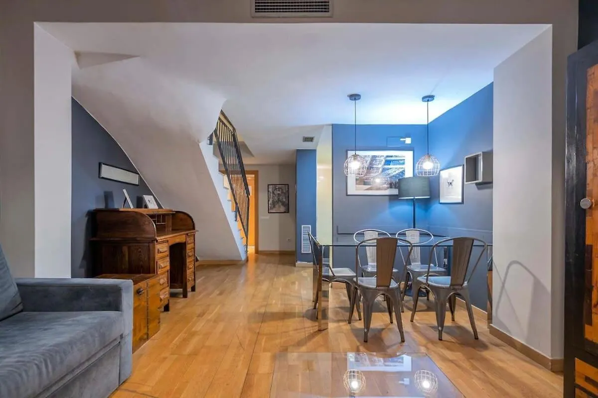 Ferienwohnung Bright And Modern Duplex With Terrace In Eixample District P1 Barcelona Apartment